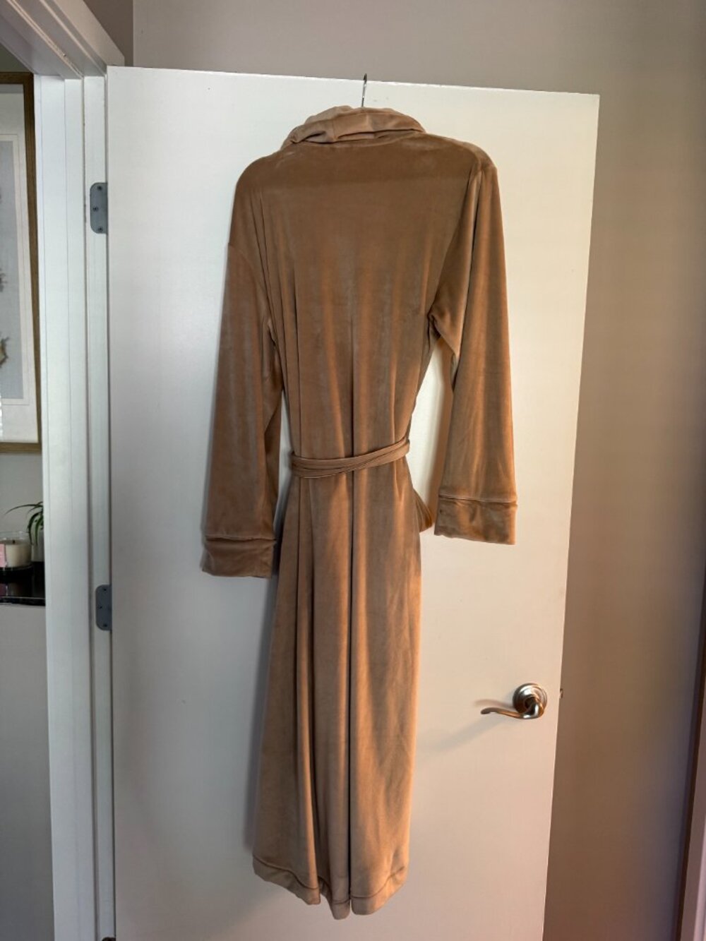 SKIMS Velour Robe in Honey Size Medium - Picture 3 of 4